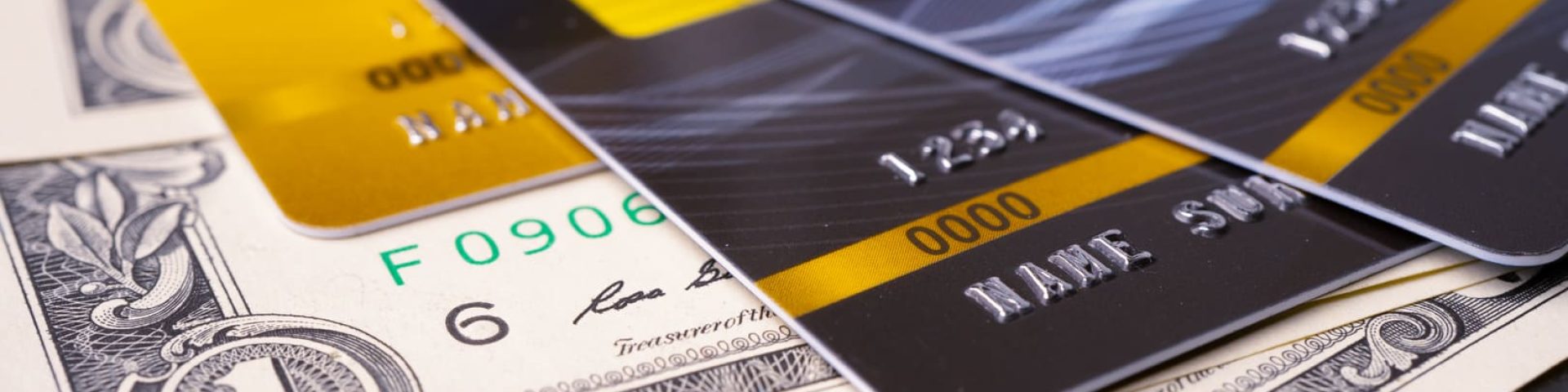 tarjetas de crédito y billetes